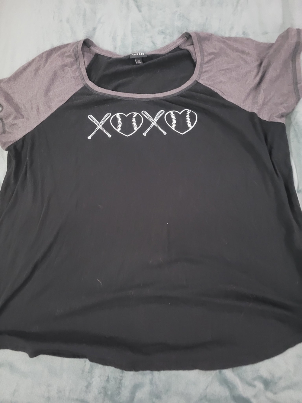 torrid Black & Gray Baseball XOXO Raglan Tee